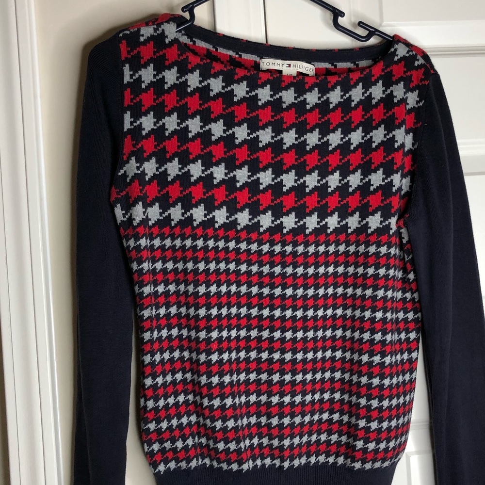 Tommy Hilfiger long sleeve sweater